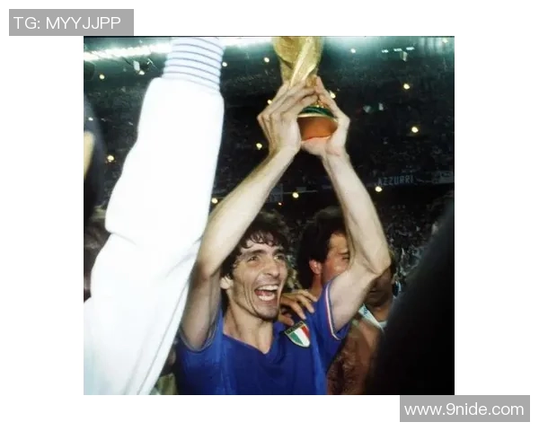 足球巨星的传奇人生与辉煌成就全方位解析